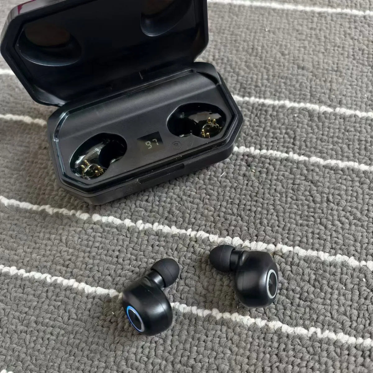 QCC3020 TWS Wireless Earbuds with Emergency Power Bank Charging Case