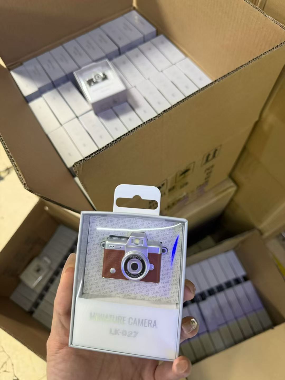 LK-027 Flip-Screen Mini CCD Digital Camera