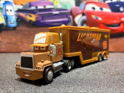 Disney Pixar Cars No.15 Muddy McQueen & Mack Hauler Truck Toys Cars Set 1:55 Scale