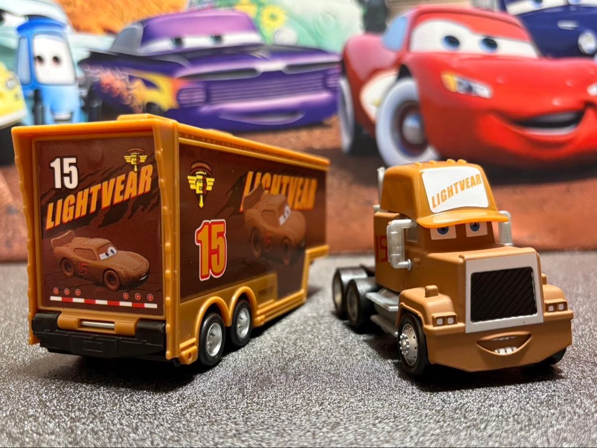 Disney Pixar Cars No.15 Muddy McQueen & Mack Hauler Truck Toys Cars Set 1:55 Scale
