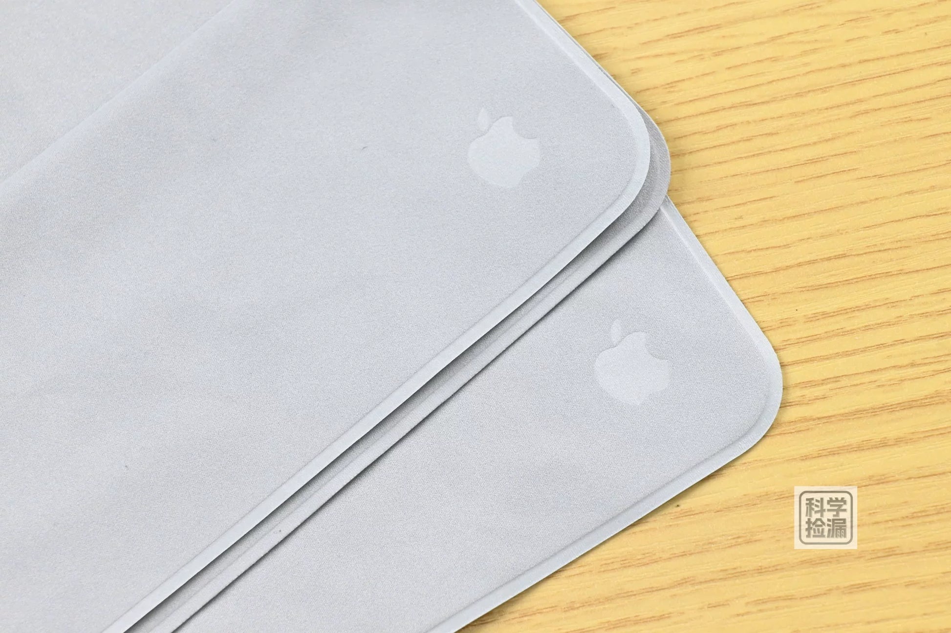 Apple Polishing Cloth for MacBook iPhone Screen Cl