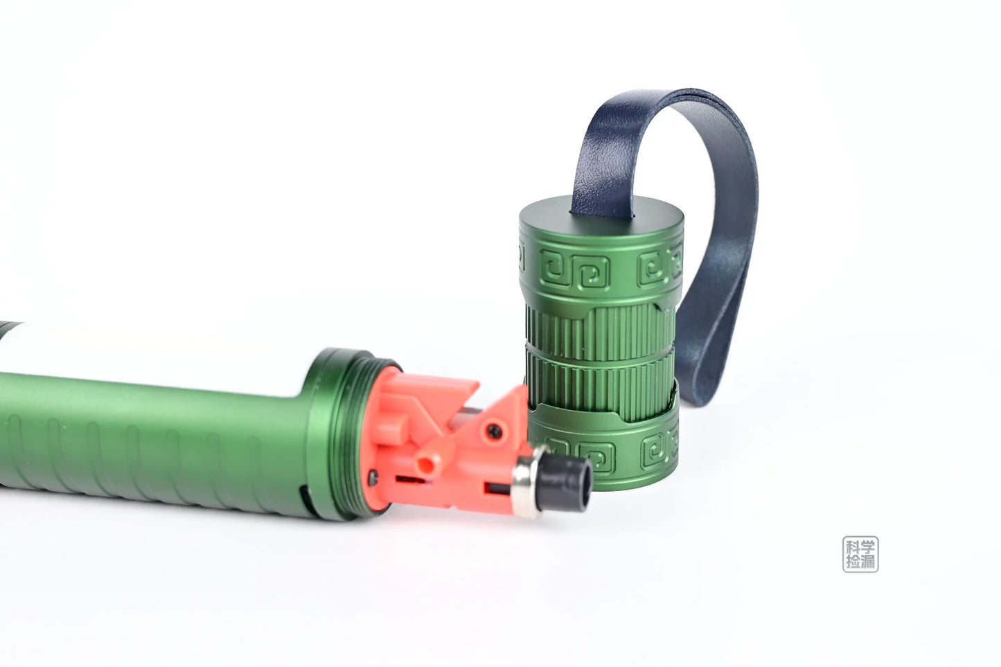 AIGO Multifunction Flashlight Emergency Light Seat