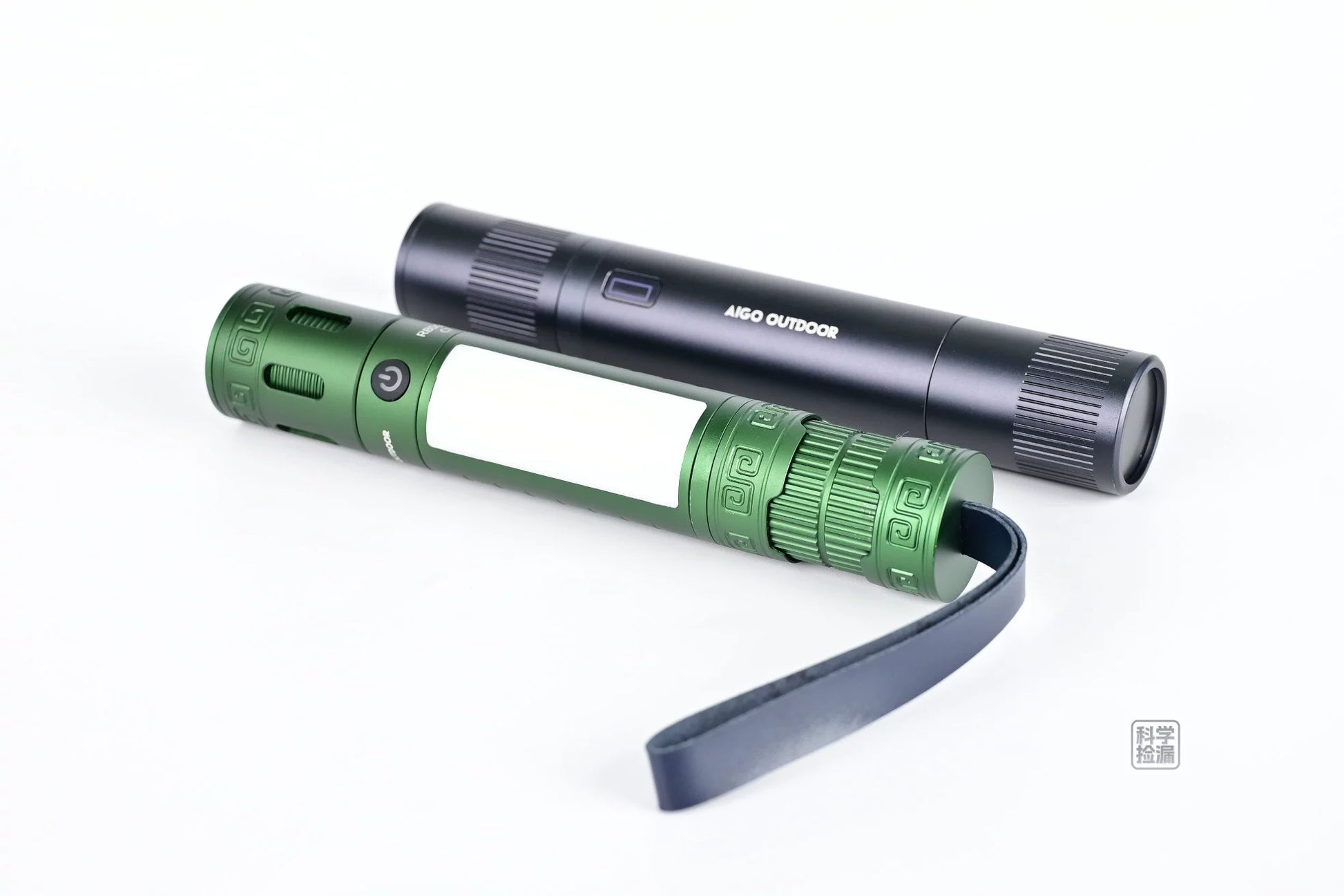 AIGO Multifunction Flashlight Emergency Light Seat