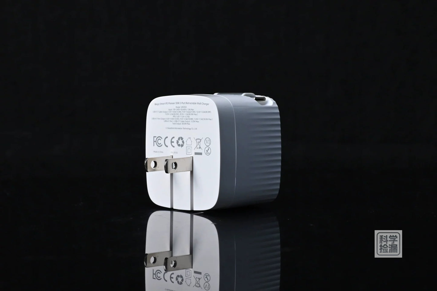 MOKIN 30W GaN Retractable Cable Charger 1A1C Fast 