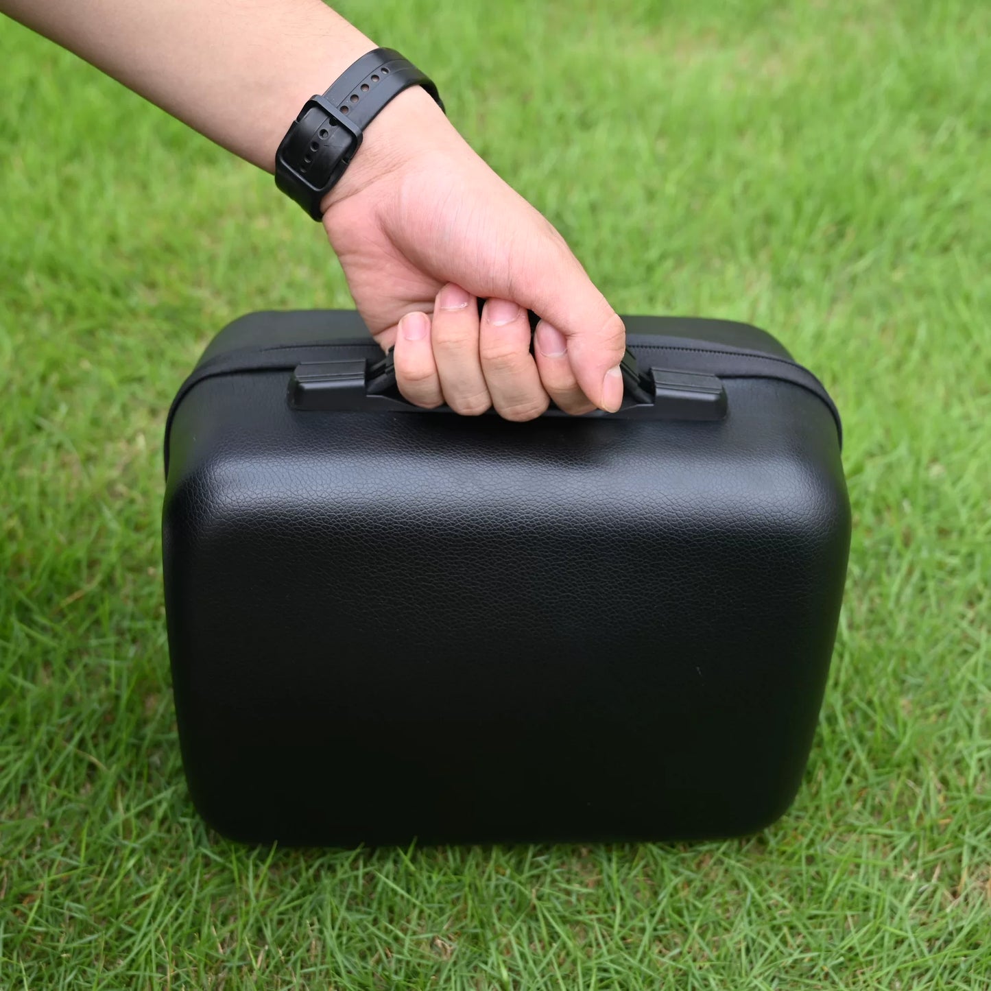 Digital accessories storage bag