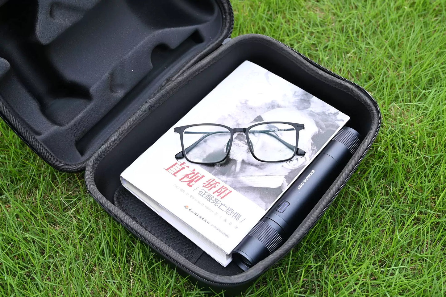 Digital accessories storage bag