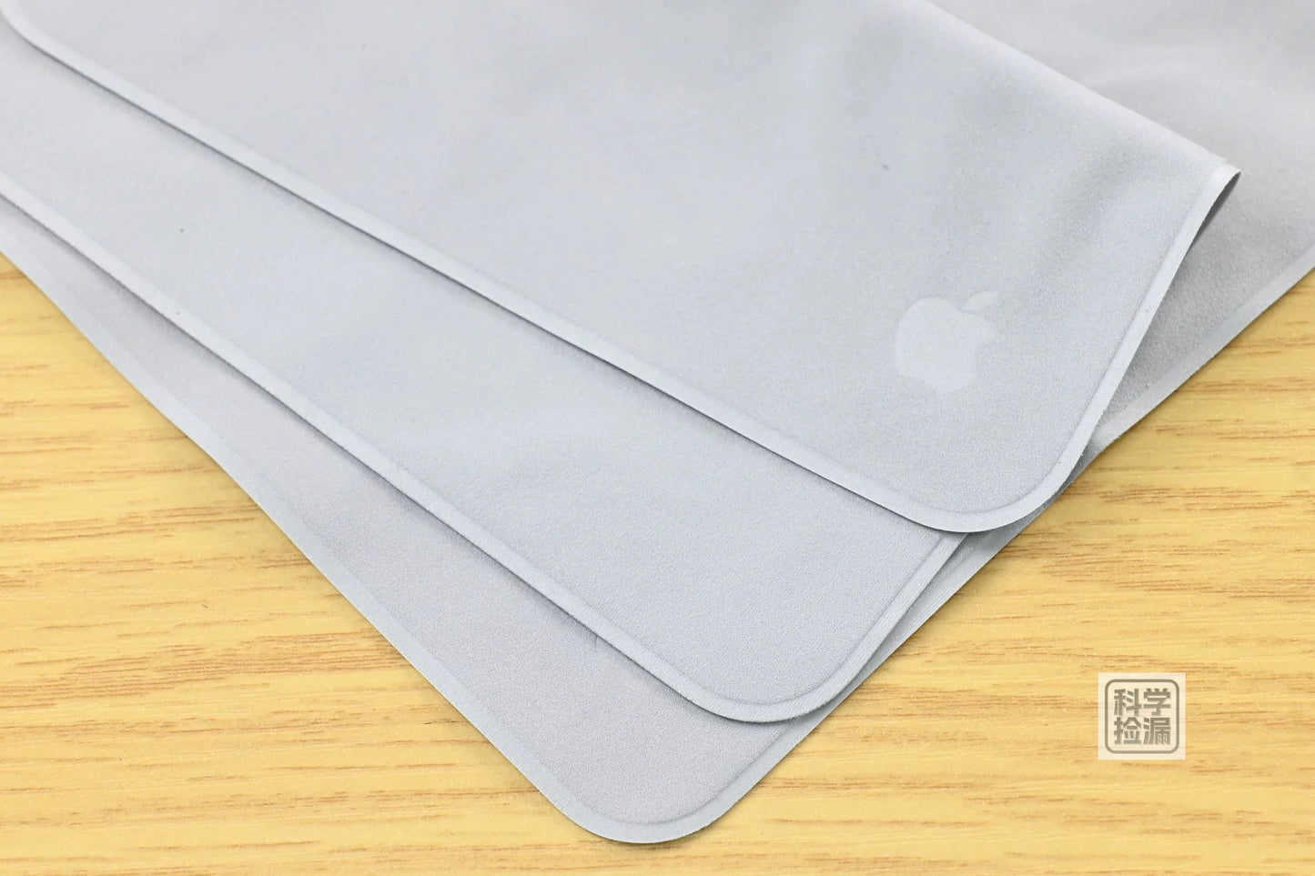 Apple Polishing Cloth for MacBook iPhone Screen Cl