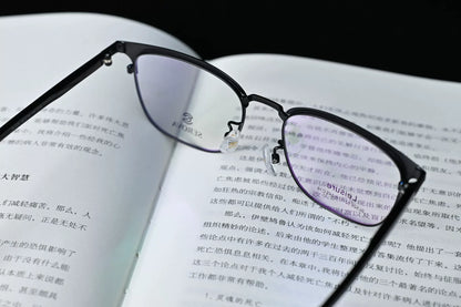 SEROVA eyewear collection