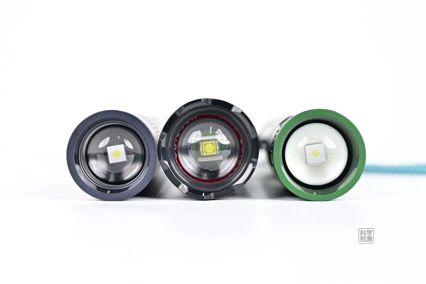 AIGO Multifunction Flashlight Emergency Light Seat