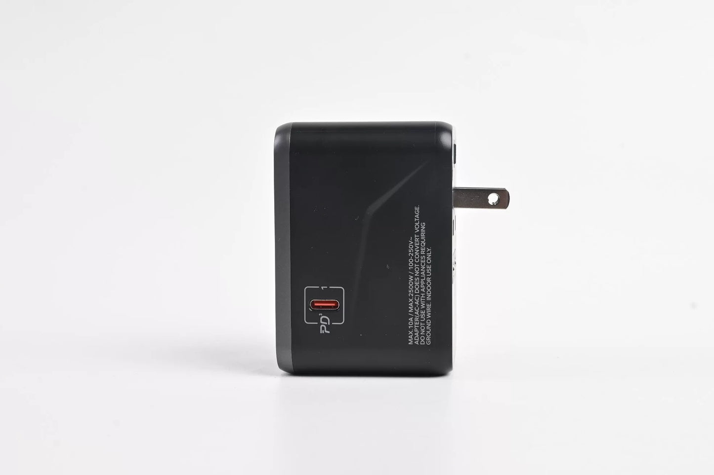 Momax Global Travel Power Socket Universal