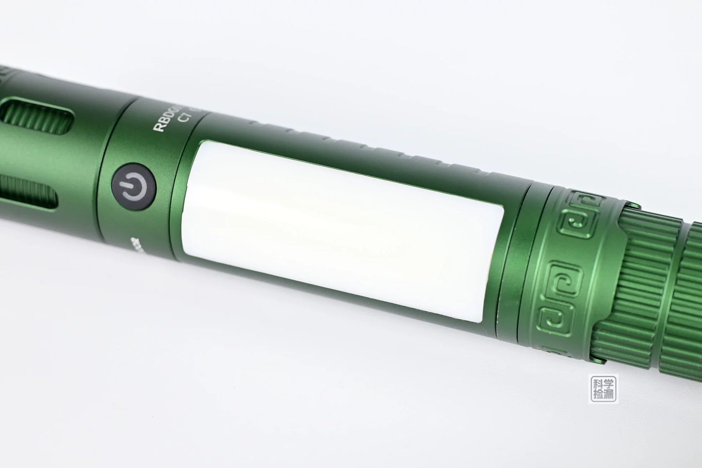 AIGO Multifunction Flashlight Emergency Light Seat
