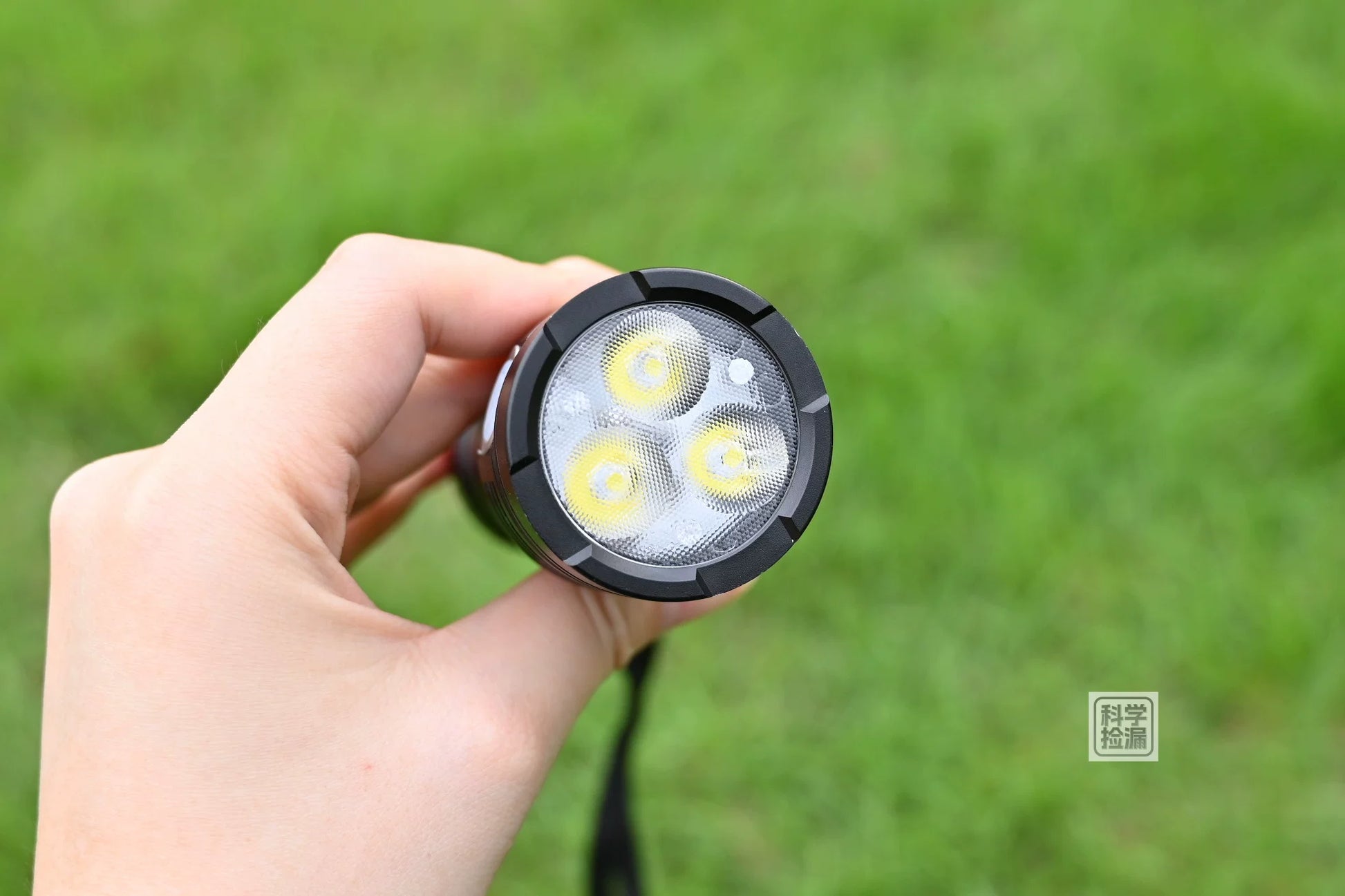 AIGO OUTDOOR tactical flashlight