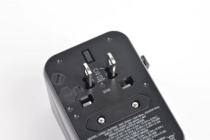 Momax Global Travel Power Socket Universal