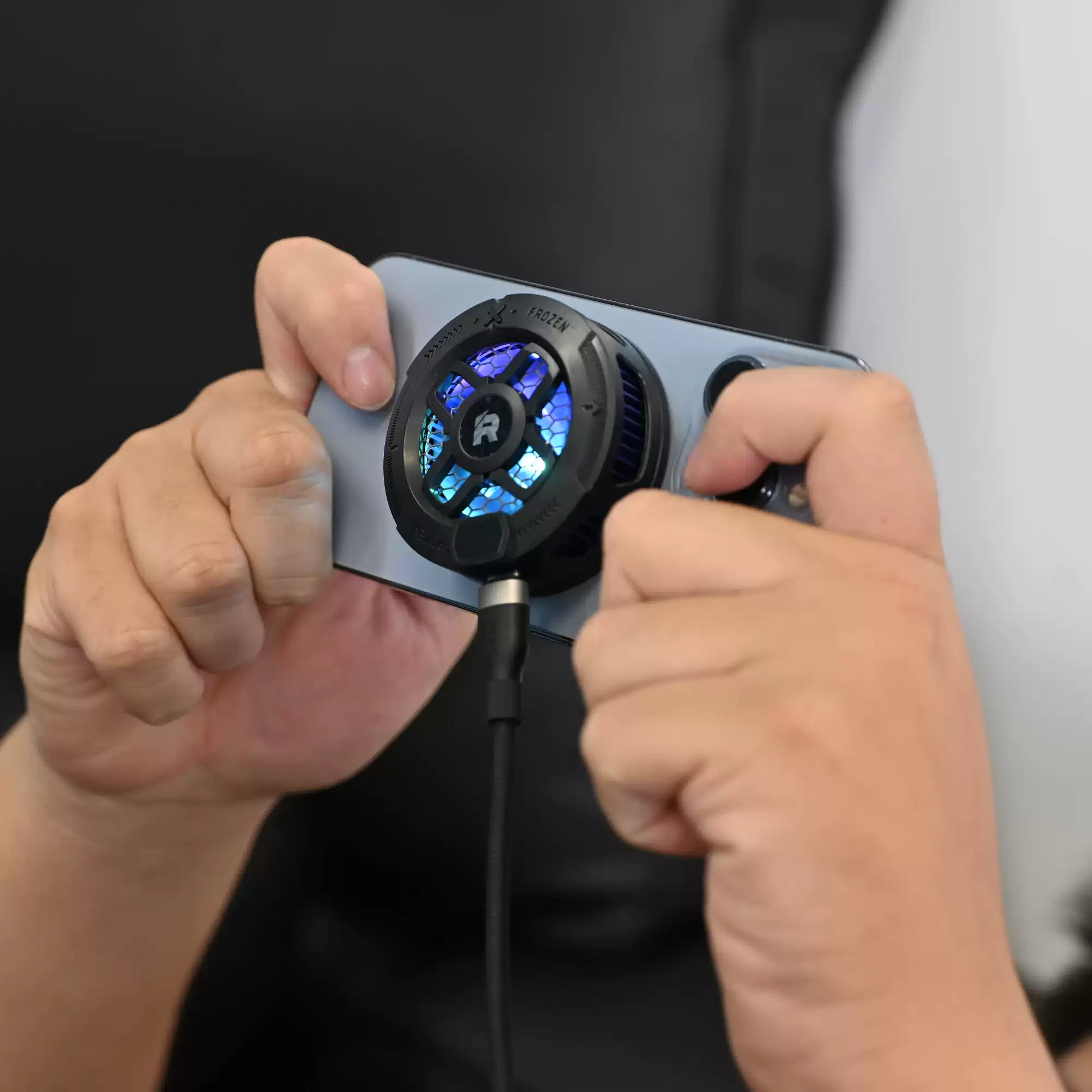 REMAX Magnetic Phone Cooler - Default